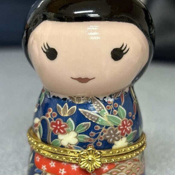 Vintage Trinket Box Asian Girls Japanese Doll Porcelain Hinged Kimono Design - Picture 3 of 9